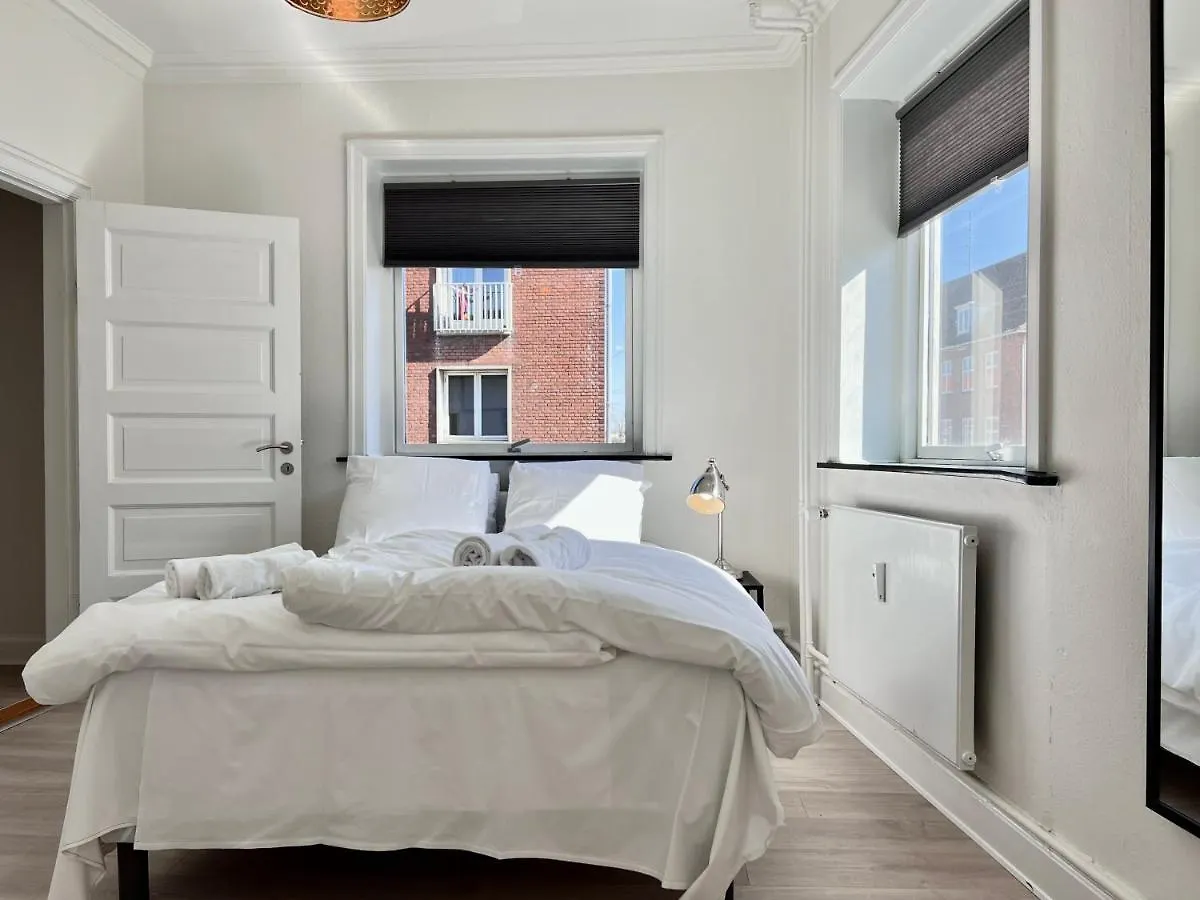 Three Bedroom Apartment In Valby, Valby Langgade 214, København Danmark